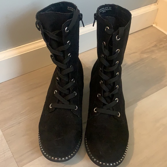 Black boots - Picture 2 of 5